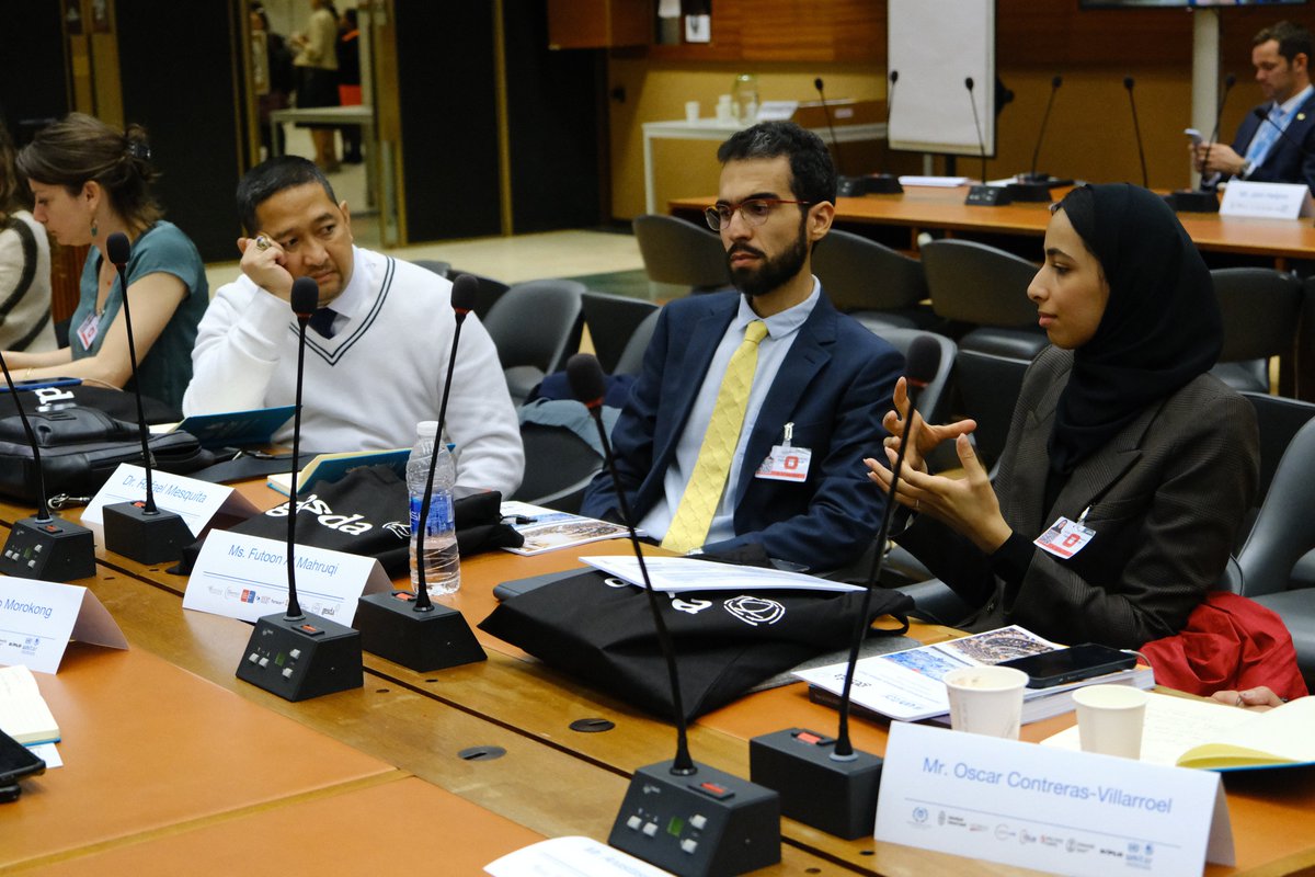 GenevaSPI's tweet image. The 2nd #SDWeek23 opens today with our session conceptualising and mapping the complex relations between #science &amp;amp; #diplomacy. A great opportunity to exchange with 30 leaders from across the globe, willing to navigate the science-policy boundaries
@GESDAglobal @unige_en @UNITAR