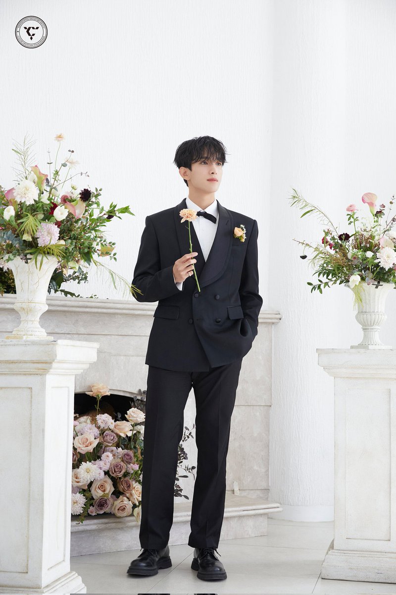 tinysoonseok's tweet photo. #호시  #도겸 'FML' (CARAT Ver.) Behind Photo https://t.co/4FG9G6wBFL
