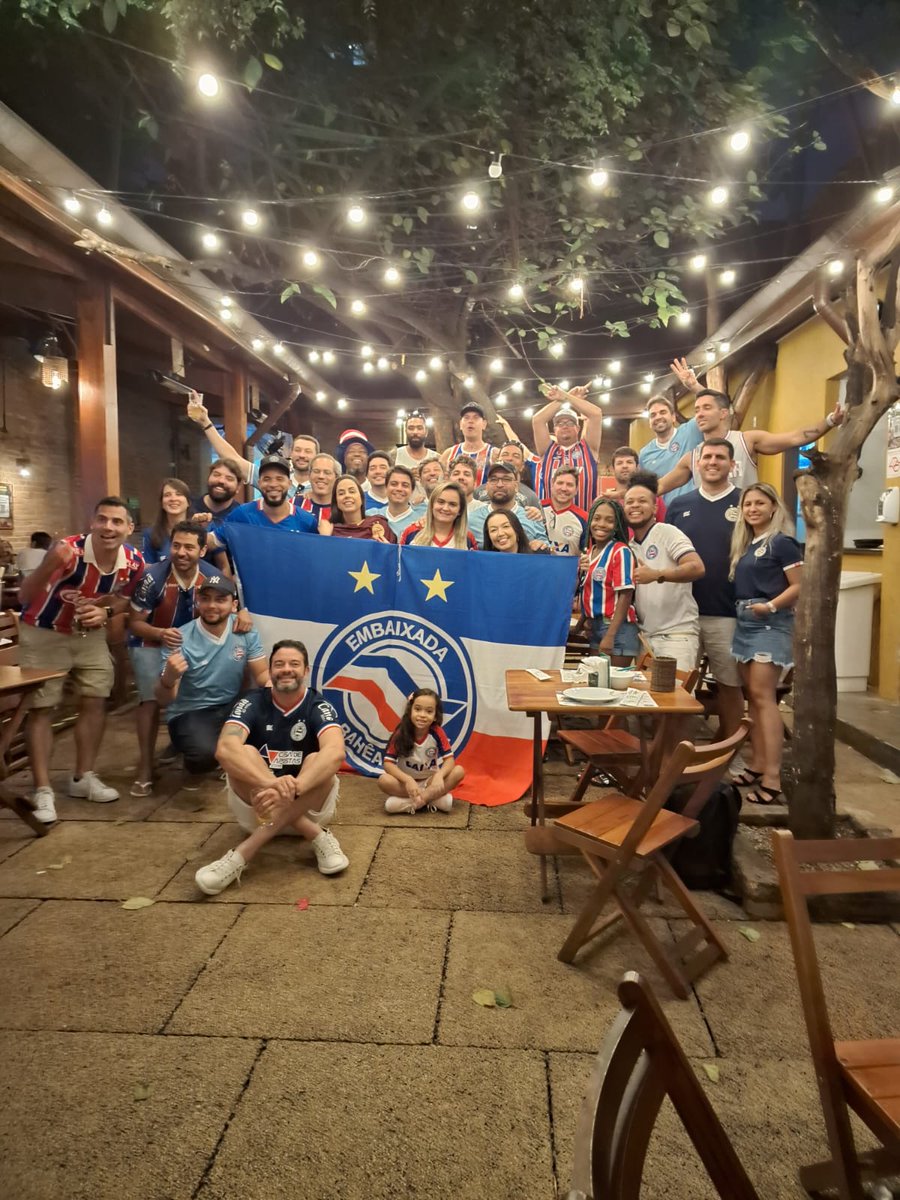 ojordanvilas's tweet photo. Embaixada tricolor em SP!! #BBMP #BahiaCity https://t.co/NhVyKXbgbh