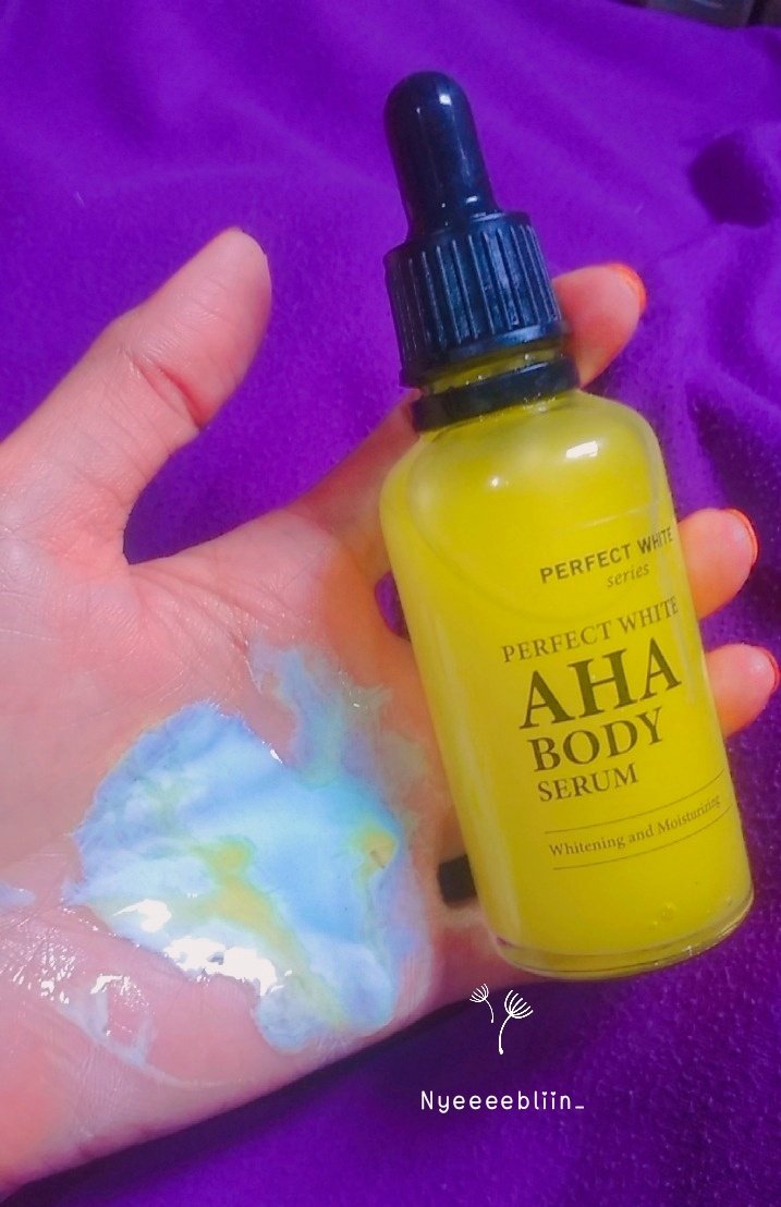 Nyebeeeeliin_'s tweet photo. Cara pakai nya ga ribet gaes, kalian bisa mix AHA body serum 2-3 tetes ke lotion favoritmu, atau bisa juga apply langsung ke area kulit yang kamu inginkan,
nah, kalo aku biasa pakai di campur sama lotion 🥰
😋😚
#Nyebskincare
#PerfectWhite
#Bodyserum https://t.co/5DHLl7zNWh