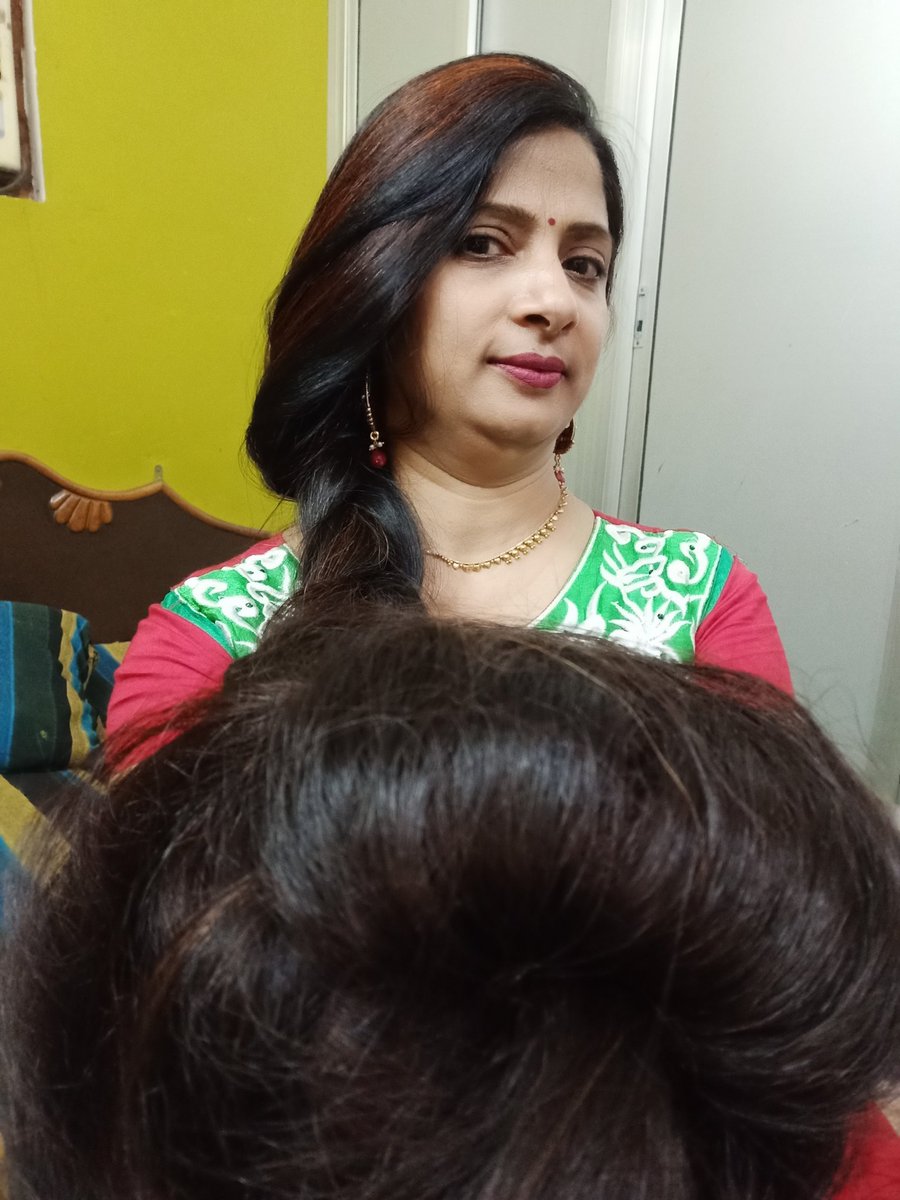 My Hair My World.
.
#smitasrivastava #smitalongesthair #bigbun #supebbun #longhairbeauty #hairphato #healthyhair #thickhair #hair #mybeauty #mylife #mybeauty #hairdivas #smitalonghair #naturallonghair