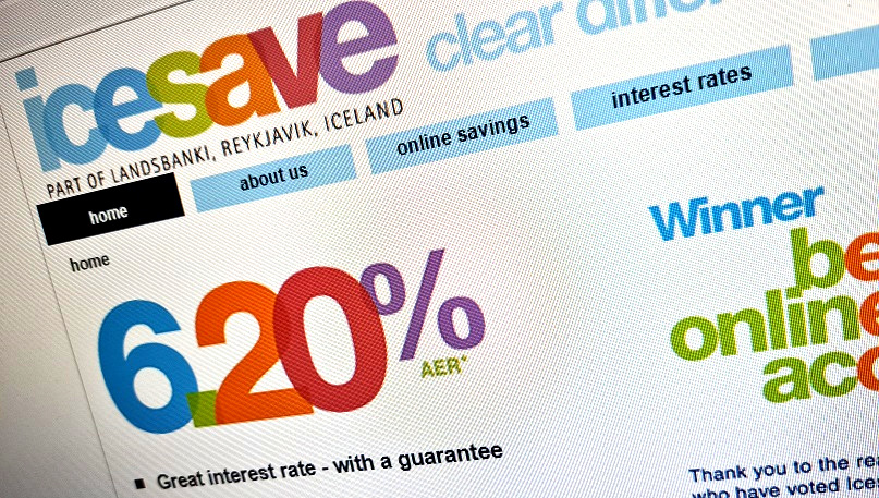 Tryggðar innistæður í fjármálastofnunum á Íslandi námu 1.228 milljörðum króna um síðustu áramót. Komi til þess að ný tilskipun ESB um innistæðutryggingar verði innleidd vegna EES-samningsins mun það að öllum líkindum þýða ríkisábyrgð á tryggðum innistæðum. fullveldi.is/?p=26802