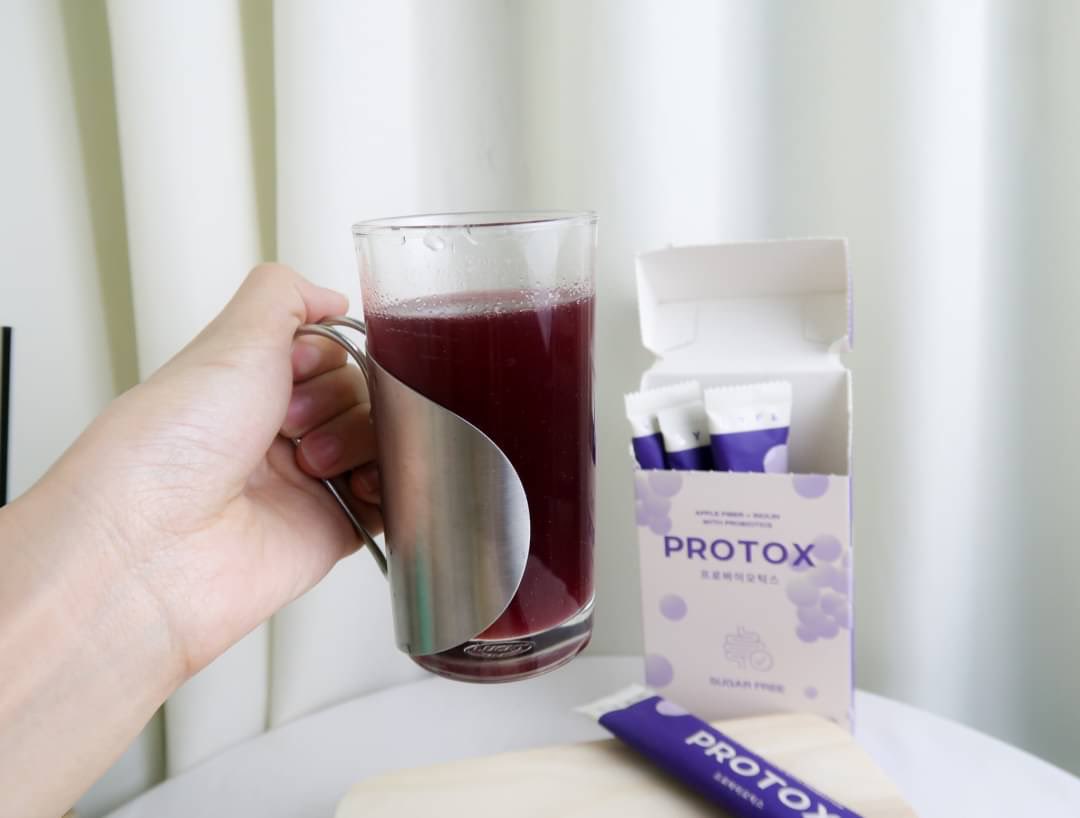 jellllnrr's tweet photo. ใครกังวลพุงน้อยๆลองกิน #PROTOX ยัง! เค้าเป็นพรีไบโติกส์และโพรไบโอติกส์ที่รวมกันไปเลย กินแล้วถ่ายคล่องแบบไม่ปวดบิด รสชาติดื่มง่ายหอมองุ่นสุดๆ ตั้งแต่กินมารู้สึกว่าพุงยุบ บุฟเฟ่มาชงหนึ่งซองก่อนนอนจบ กินบ่อยได้ตามต้องการสารสกัดจากธรรมชาติ ปังสุด #โปรท็อกซ์ล็อคหุ่น #ของดีบอกต่อ https://t.co/HckEGrJ1HL