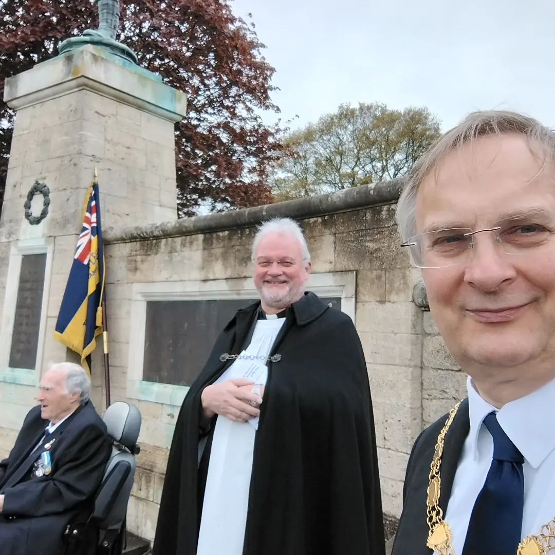 As always, it's a privilege to be part of the VE Day commemorations at the war memorial instagram.com/p/Cr-nAsEsLH0/