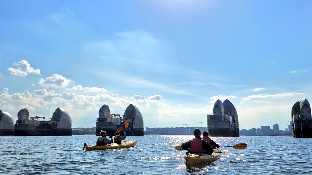 Don't let a barrier stand in your way! 

#londonkayakcompany #weekendvibes #somethingfortheweekend #kayaking #kayaktrips #kayaklondon #visitlondon #tourism #explore #paddlesports #thamesbarrier #overcomingobstacles #summerscoming☀️