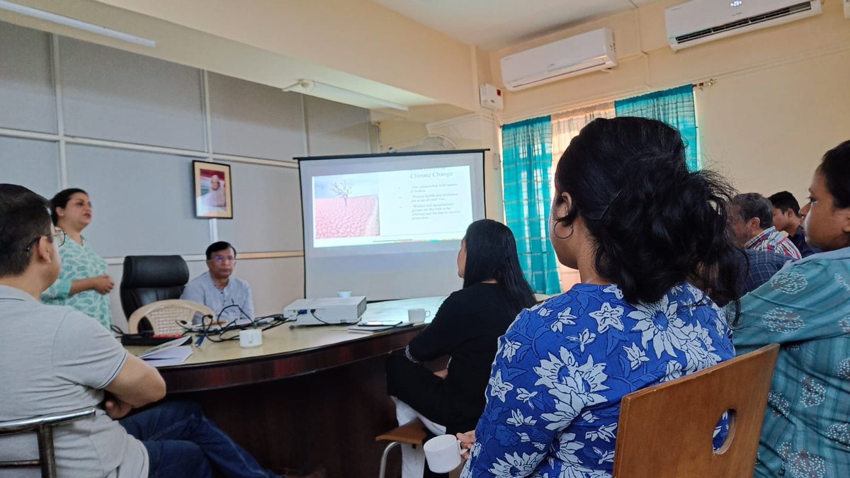 rgvnho's tweet photo. Talk on climate change concerns by Tamara Law Goswami on climate change in relation to Rgvn activities.

#Rgvn #climatechange https://t.co/MYQ9D32gIb