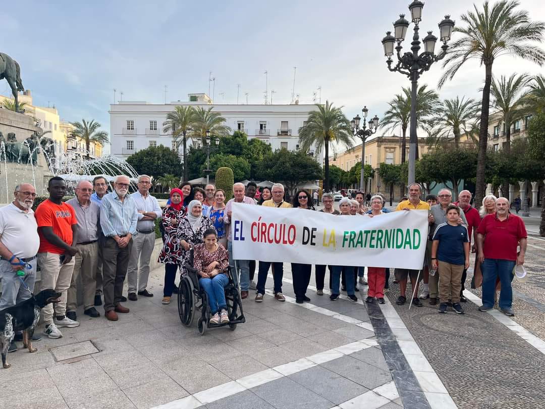 cvx_e's tweet photo. La CVX en Jerez se reunió hace unos días en torno al Círculo de la Fraternidad junto con otras organizaciones de distintas confesiones religiosas de Jerez de la Frontera.
#cuidamoslatierra https://t.co/ls8aiLQ4rC