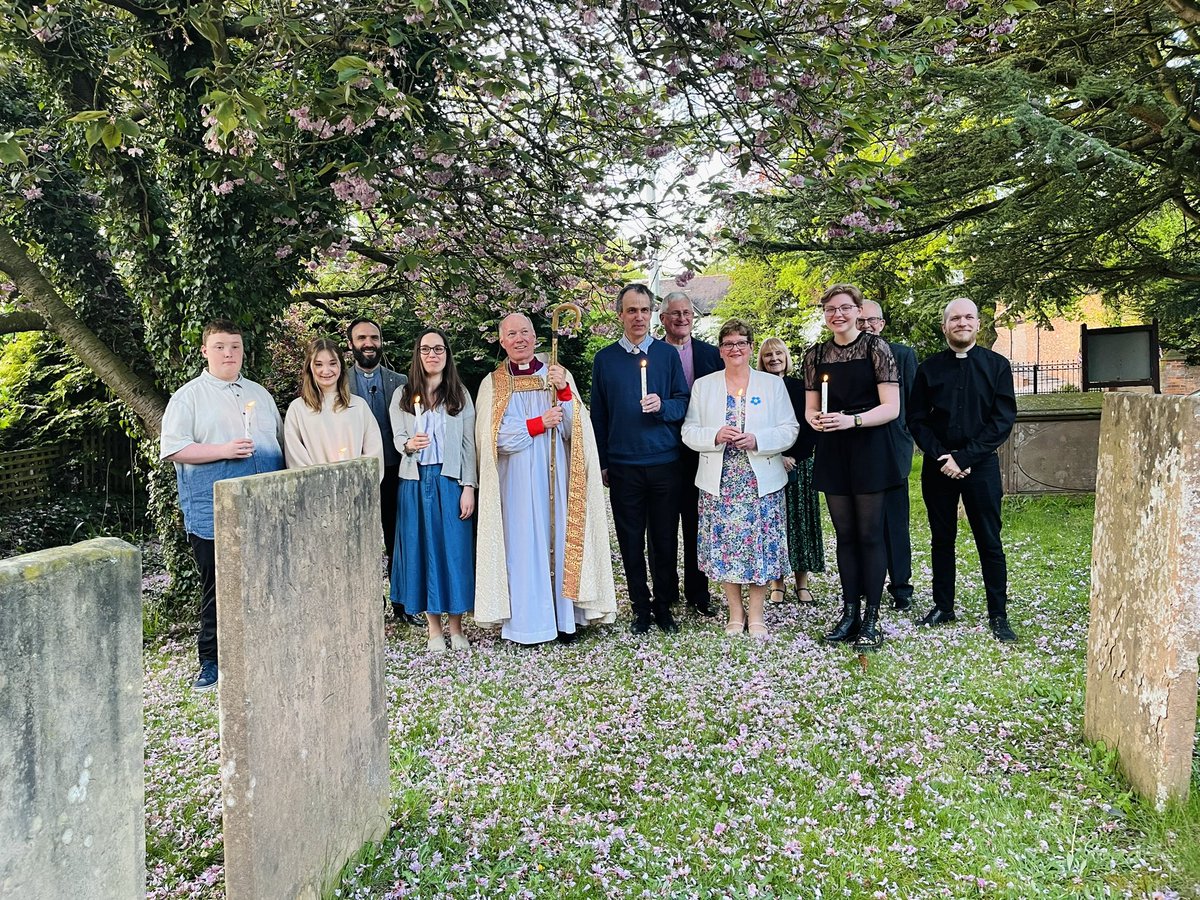 A wonderful confirmation service at St Michael’s yesterday. Lovely to celebrate with people across the parishes. Thank you <a href="/BishopPaulW/">Paul Williams</a> for leading an inspiring service and to @andywproffitt for his work with Farnsfield <a href="/youthalpha/">FOLLOW @alphacourse</a>