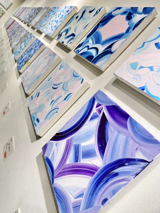 岡村芳樹さんの個展「逍遥」に行ってきました  一目惚れした作品を生で見ることができて感動 「きらめくよるに」に出会えてよかったなとしみじみ  たくさんお話をさせていただいて 作品のことをより知れた気がします  200点超の作品が展示されていますので 興味を持たれた方はぜひ  個展は明日までです