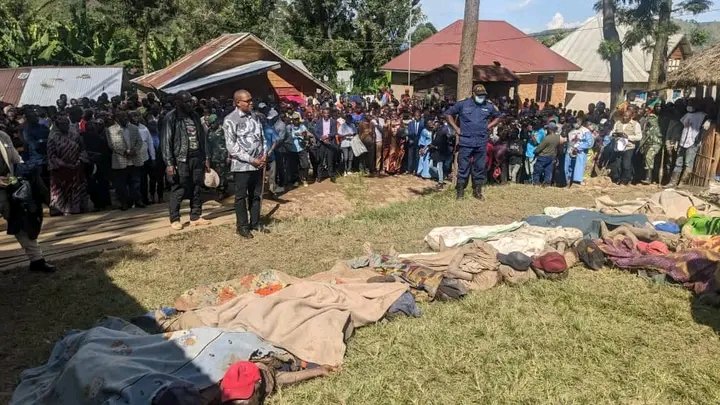 Some of the bodies of the victims of the #Kalehe floods in #SouthKivu have been buried in mass graves. The death toll is said to be high, with more than #400 people reportedly killed.