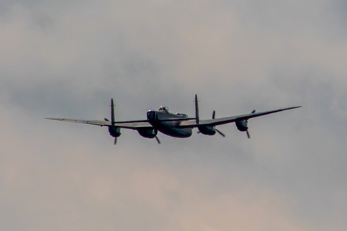 Spicey_Spiney's tweet photo. Just 4 of over 100 photos I took yesterday of the #LancasterBomber doing a flyby over #Bladon #Oxfordshire. Such an amazing treat! Taken with a Canon 1100D + Sigma 300mm zoom lens #Aviation #Aircraft #BBMF https://t.co/BdEhRfMmlg