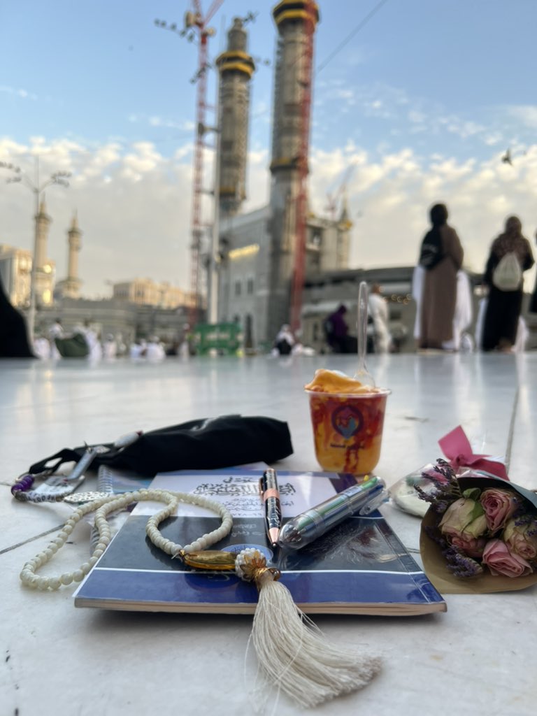 aisha3n's tweet photo. أن نُغمِض أعيُنِنا فنجد أنفُسنا في الجنَّة سالمين ؛
وقد انتهي كل هذا العناء !
-آمـين🌱🫧 https://t.co/6j7vMJLco6