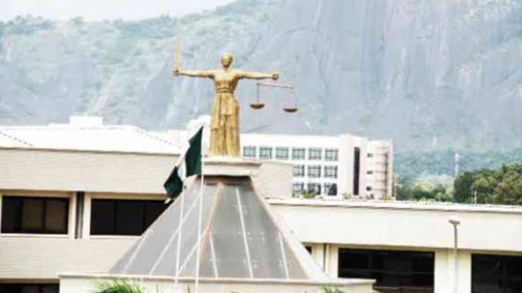 SamAmadi's tweet photo. Presidential election petition is a public interest litigation. There ought to be live transmission of its hearing because of the political nature of the case.

The issues are not just about private rights of candidates and parties. It is also about the public interest of voters https://t.co/wo0R0p7lym