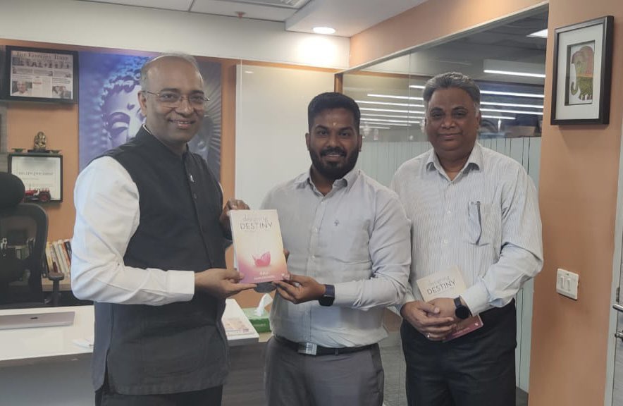 Sh Srinivas Sajja @Sajja_NCDFI MD, @ncdficoop had fruitful discussions with Mr Anil Kumar @anilsg Group CEO; & Mr Sanjeev Sikka, SVP-Business, @samunnati on introducing them as a trade financer on #NCDFIeMarket portal for cattle feed ingredients. #tradefinance #finance #fintech