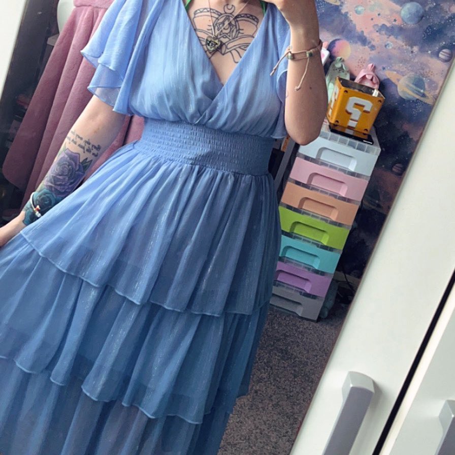 kellichuu's tweet photo. Love my new dress! 💙🤩 @quizclothing Thankyou! 

#dress #newdress #pretty #prettydress #blue #bluedress #tattoos https://t.co/Hn5L6QV8WK