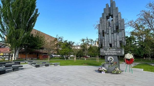 KarinaKarapety8's tweet photo. #Turkey threatens #Armenia
Turkish Foreign Minister Mevlut #Cavusoglu: #Ankara has warned #Yerevan and will take new steps against it if the Armenian authorities don't dismantle the #Nemesis monument.
#ArmenianGenocide https://t.co/x9xfixnidN