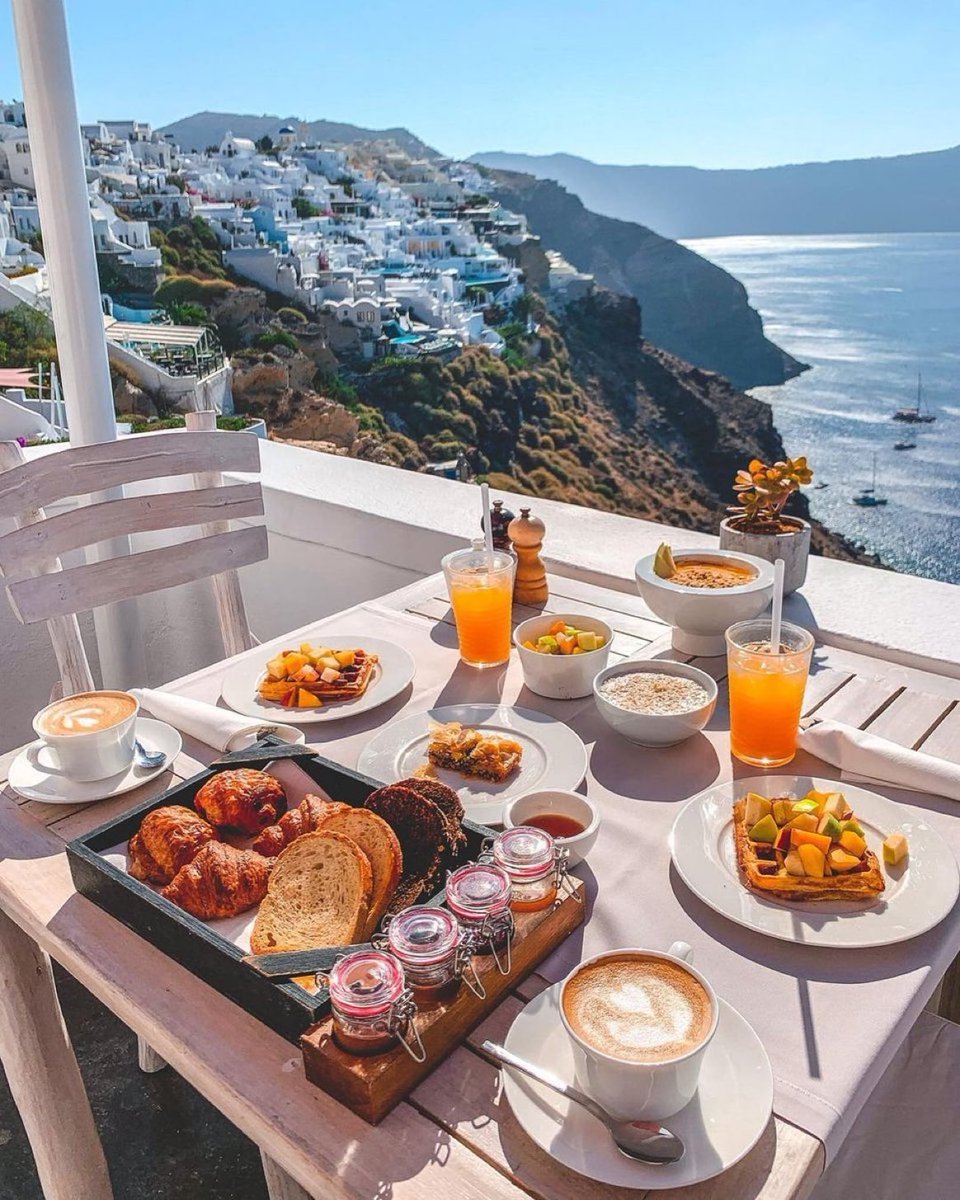viewsoff's tweet photo. Summer breakfast in Greece. https://t.co/KTPFW6CYHX