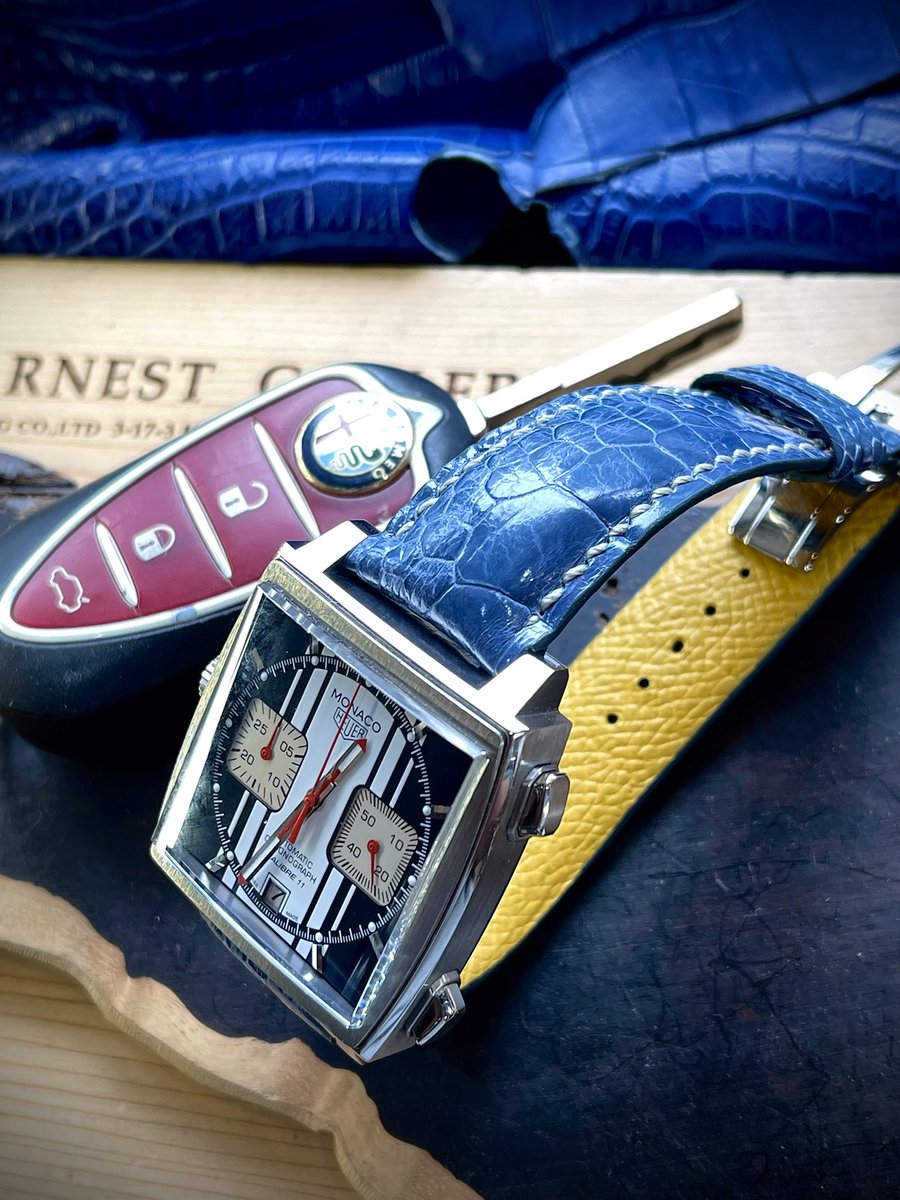 earnest_strap's tweet image. タグホイヤーモナコのためのオーストレグアシンメトリー、ライトブルー、7mm厚。裏地、エプソンイエロー。

#モナコ #heuer 
#時計ベルト #時計ストラップ #ビスポーク #下北沢 #タグホイヤー #tagheuer