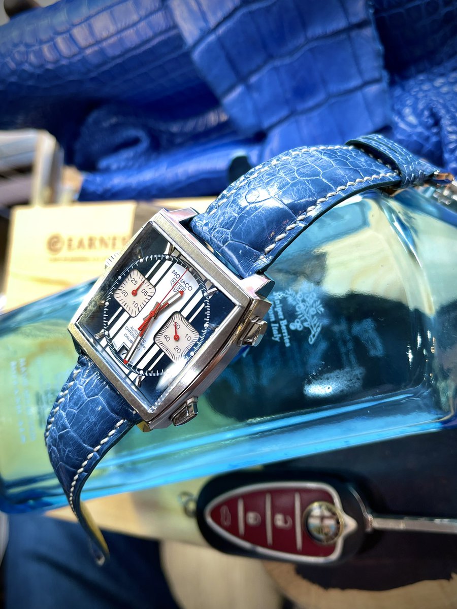 earnest_strap's tweet image. タグホイヤーモナコのためのオーストレグアシンメトリー、ライトブルー、7mm厚。裏地、エプソンイエロー。

#モナコ #heuer 
#時計ベルト #時計ストラップ #ビスポーク #下北沢 #タグホイヤー #tagheuer