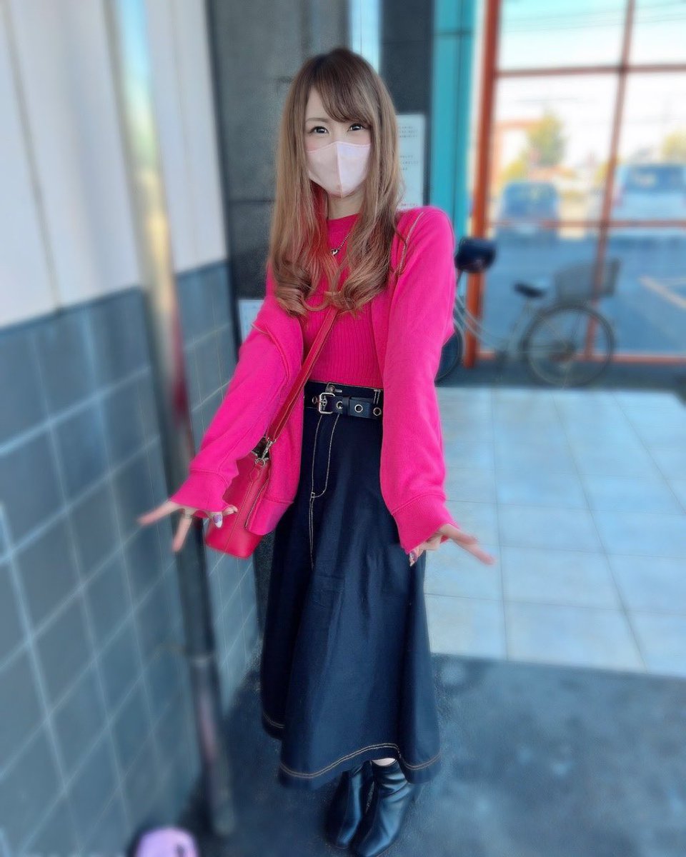 名前：りほにゃん🐈‍⬛🎀 性別：女👩🏻 誕生日：8/26🎂 身長：159.4cm