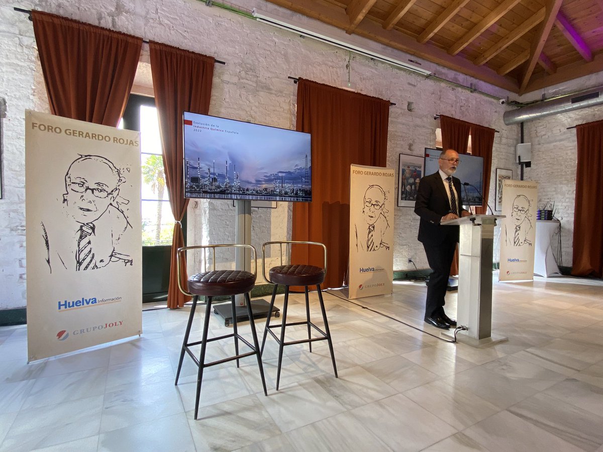 YayiMellado's tweet photo. Arranca el Foro Gerardo Rojas con la presentación de José Luis Menéndez, presidente de @Aiqbe30 de la ponente Teresa Rasero, presidenta de @Feique_ES .
#forogerardorojas #huelva #feique #aiqbe https://t.co/I5LQenS7Jo