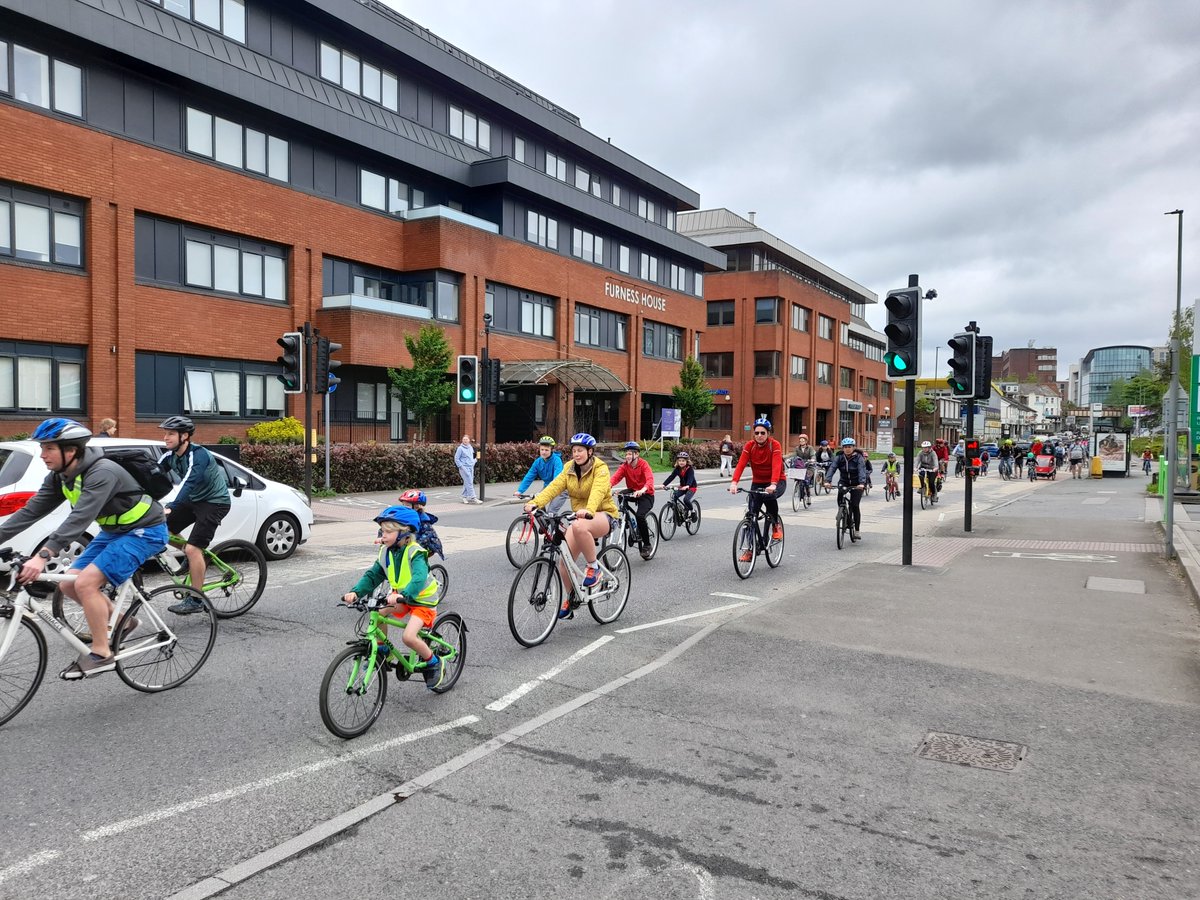 philrush74's tweet photo. 1st Kidical Mass in Redhill and Earlswood. 👍

@eco https://t.co/9THdUIdvVu