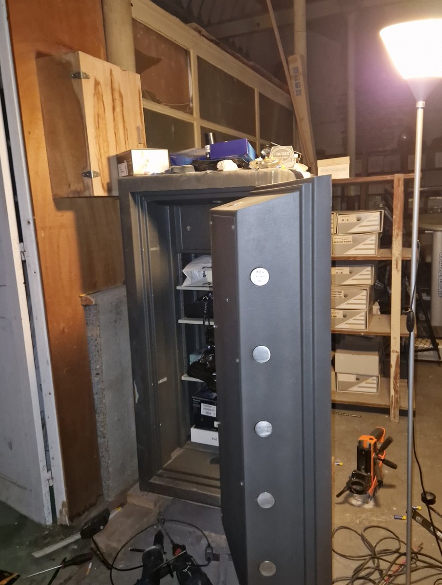 #safecracker #serrurier #coffrefort #Paris 
coffrefort.safehdf.com/details-ouvert…