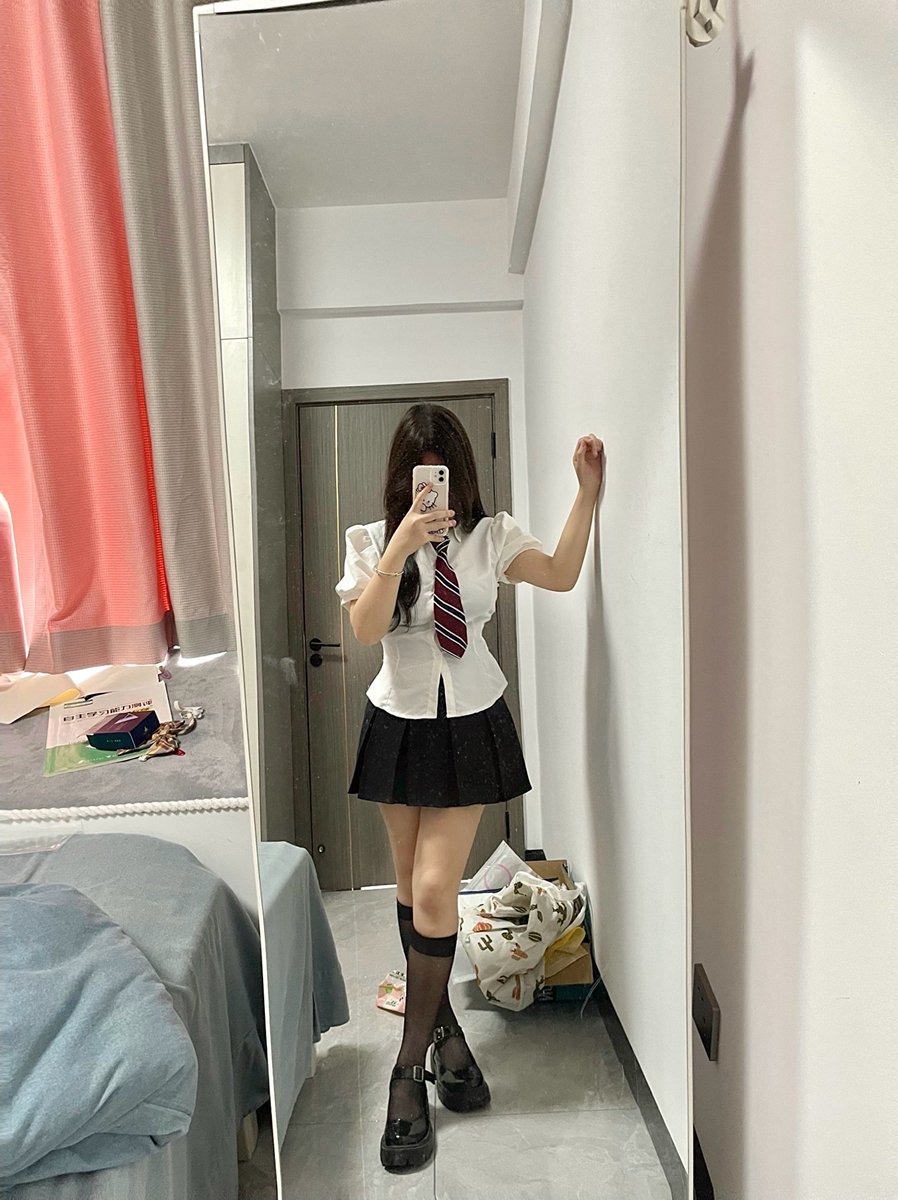 borg_mcdonald's tweet photo. 今晚制服诱惑，在线等臭弟弟来操我，快快快，#常熟 https://t.co/3WMA7gJOSS