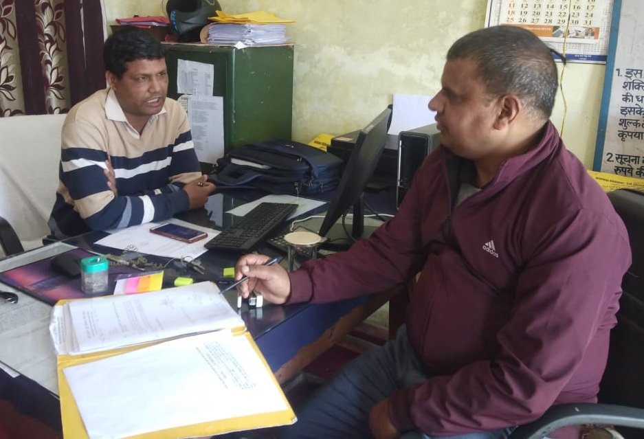 REAPUttarakhand's tweet photo. REAPPauri: Today, a meeting was held with the #Assistant_Director of the Dairy dept. regarding providing the list of #Secretaries of the #Milk_Committees of the Dairy Department.
@REAPUttarakhand
@basava_ias
@nitikakh22
@ganeshjoshibjp
@cdo_pauri
@dair… https://t.co/CkPXXXl85s