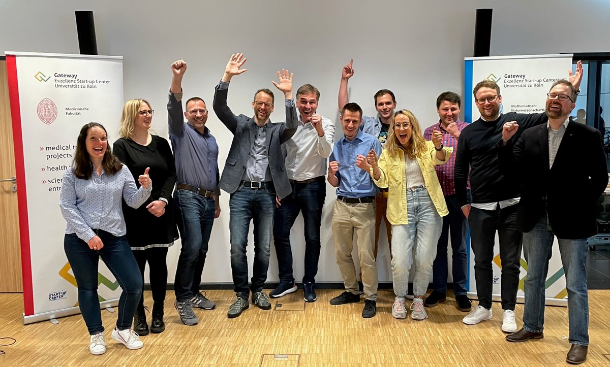 isa_schiffer's tweet photo. That´s a wrap on our Innovation Lab #2 🎬

Many thanks to all participants and a special thanks to all our partners, for showing us the excellent support network that we have here for science start-ups in NRW. https://t.co/ak2UAFgEK5