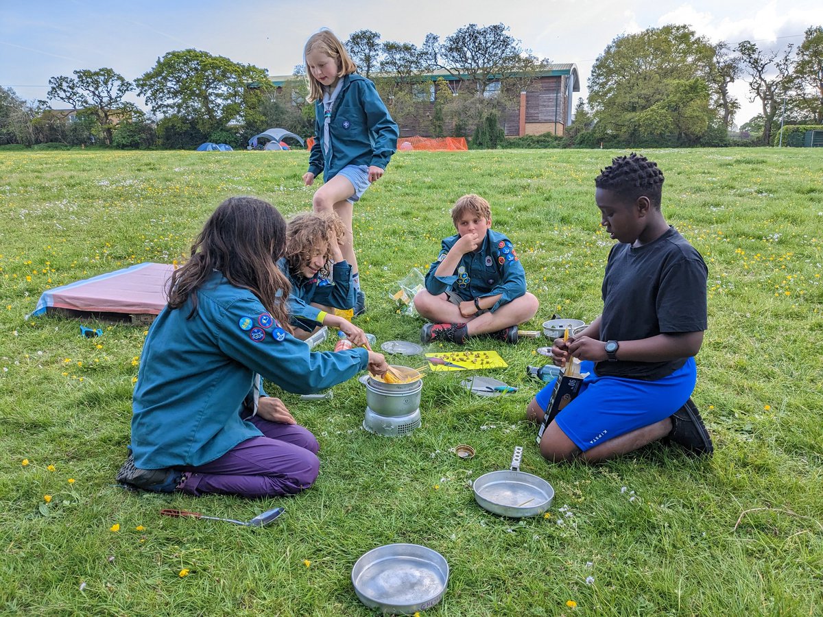 1stNewCross's tweet photo. The annual Scouts "Come dine with me!" top marks for presentation! #SkillsForLife #Trangia @SouthLDNScouts @LewishamScouts  @ButchersCoppice https://t.co/xy5ZgxQxpF