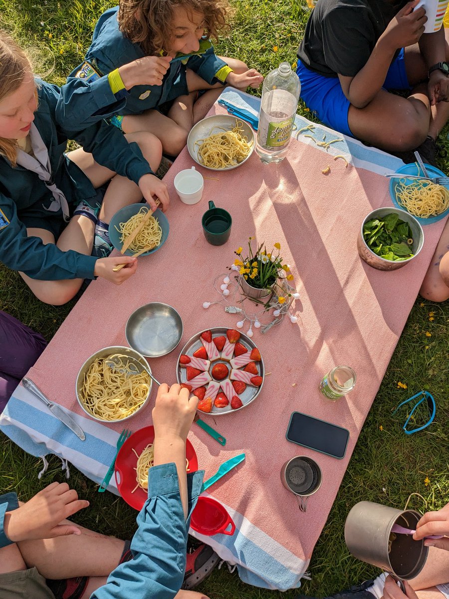 1stNewCross's tweet photo. The annual Scouts "Come dine with me!" top marks for presentation! #SkillsForLife #Trangia @SouthLDNScouts @LewishamScouts  @ButchersCoppice https://t.co/xy5ZgxQxpF