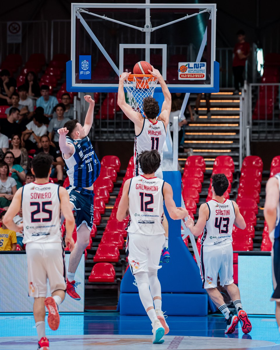 UCC_AssigecoPC's tweet photo. ๐ธ I migliori scatti della partita๐UEB Gesteco Cividale
#almASSImo #SerieA2OldWildWest #LNP #LaNostraPassione @LNPSOCIAL https://t.co/MPJvOI66tI