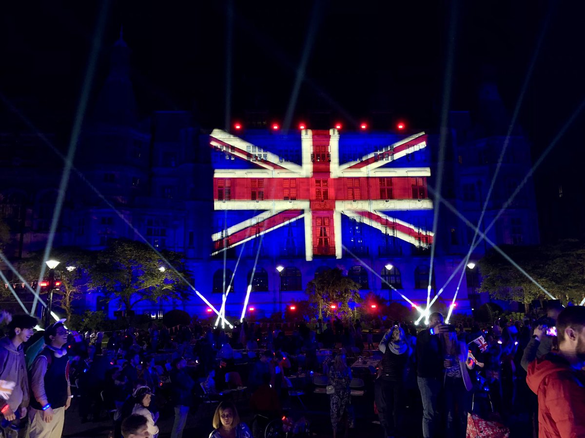 steelcitysnaps's tweet photo. The Union Flag beamed onto Sheffield Town Hall at the climax of last night’s #LightUpTheNation centrepiece of the #CoronationConcert 🇬🇧 @SheffCouncil @VisitSheffield @BBCOne #Sheffield #Coronation https://t.co/Q8w8LQ2NTq