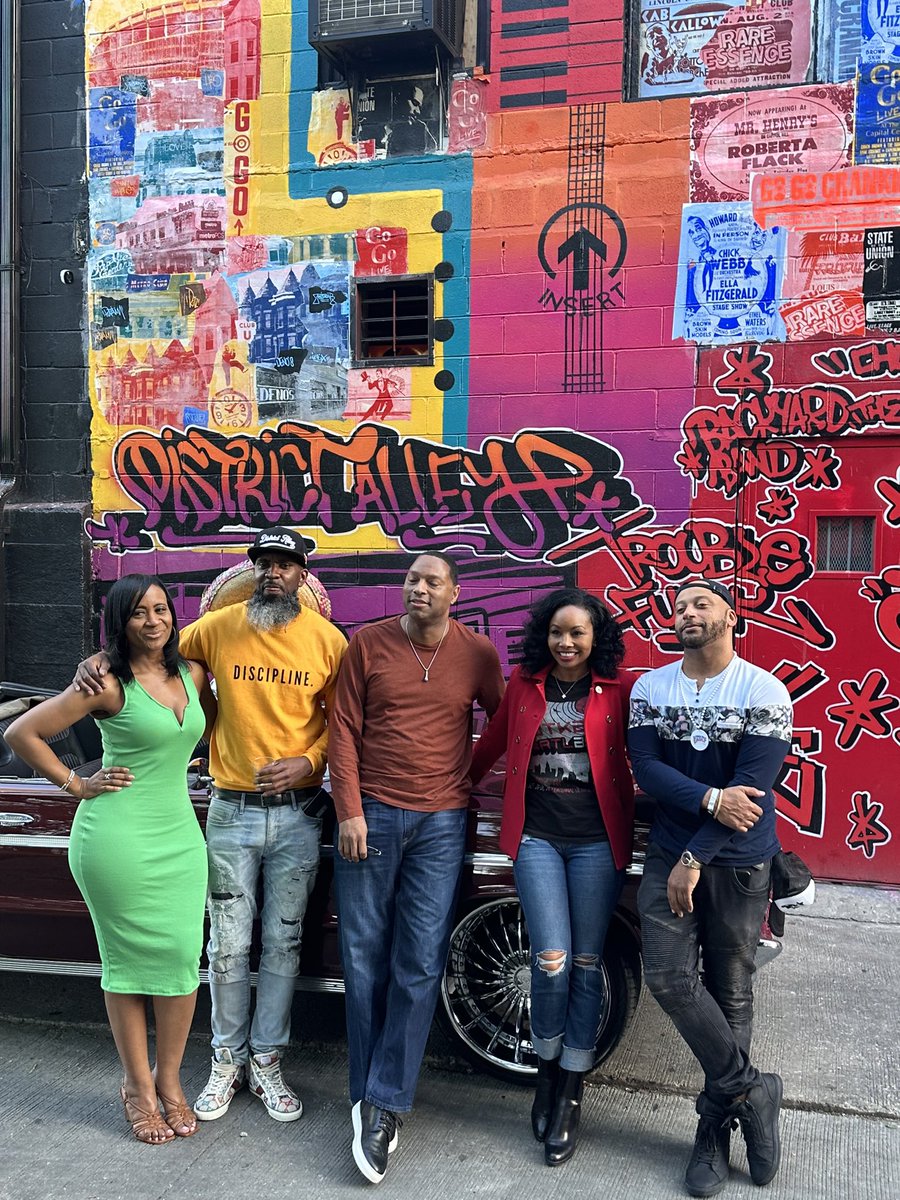 Wisdommartintv's tweet photo. Busy weekend on u street w crew at dc alley , then hoops and track with the martins #gooddaydc https://t.co/le8icA6tdx