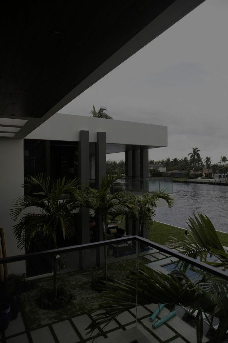 adacatalinaa's tweet photo. a dark aesthetic house https://t.co/iRpUKGspiv