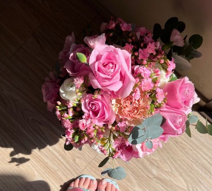 ونتهَادى ورود الحُب ونرويِ فيها نشوة قلب 💓