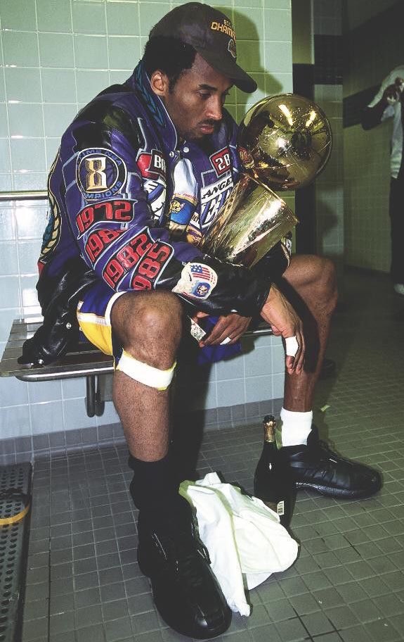 The United team after winning the TREBLE but didn’t get more points than a trophy less Arsenal team