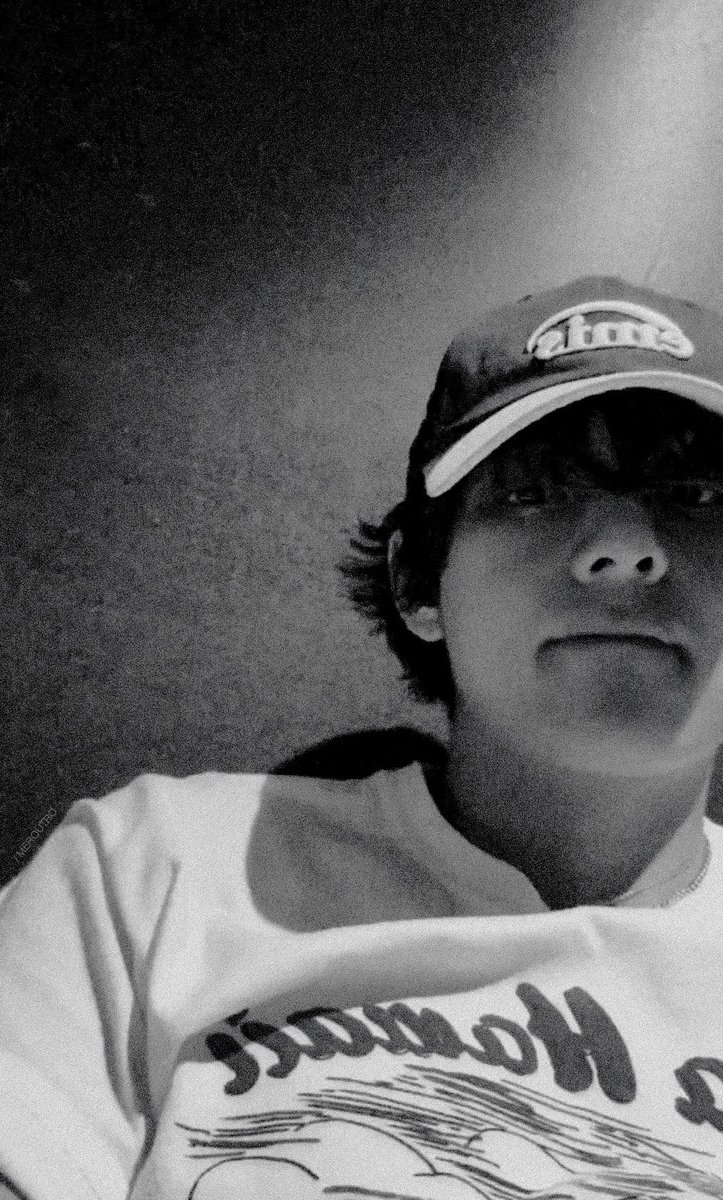 meroutro's tweet photo. ♥︎🧢 https://t.co/OueUa40Bhw