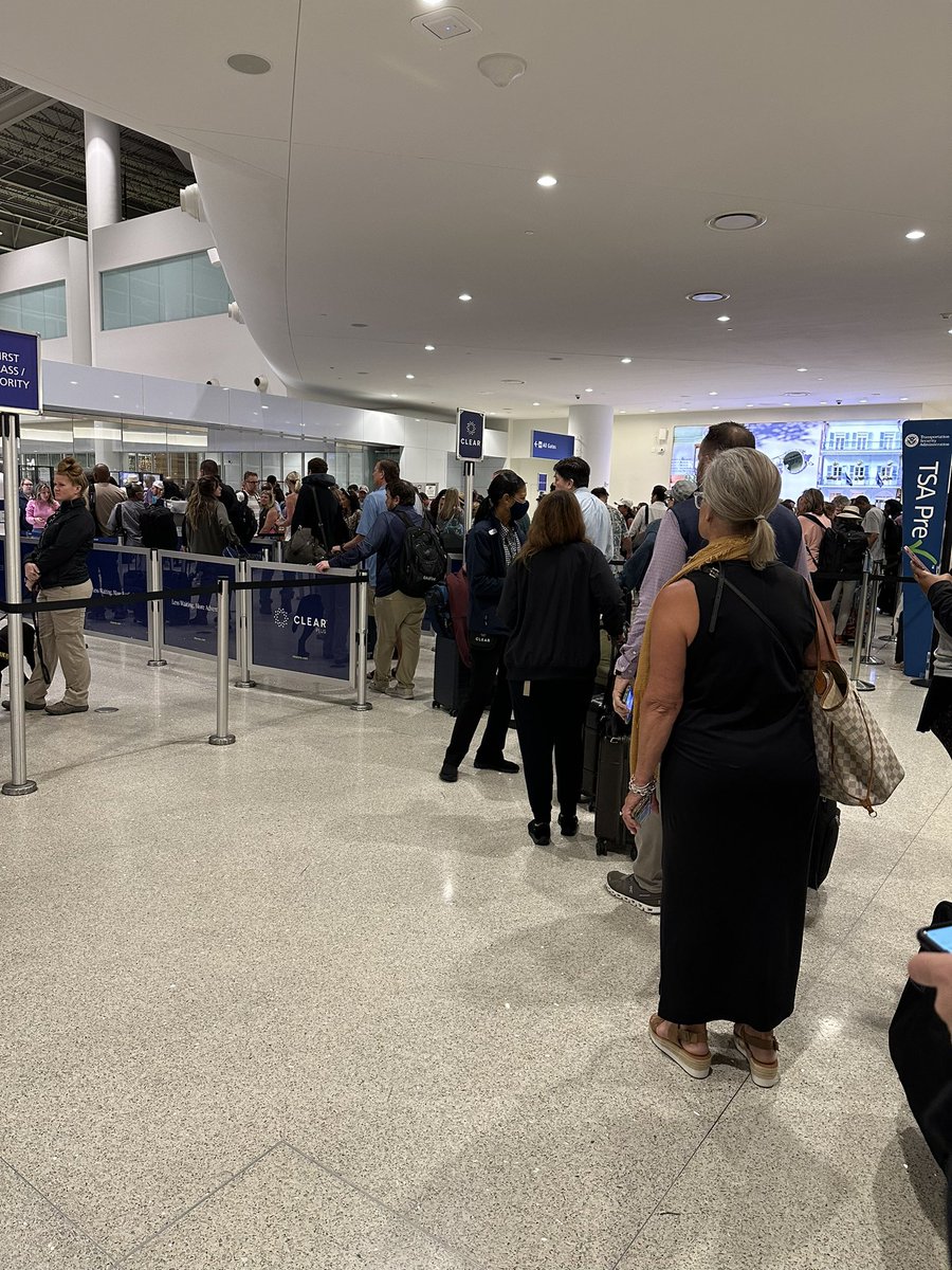 saab007's tweet image. The lines at #MSY @flyneworleans for @TSA #PreCheck and @Clear were very long post @jazzfest
