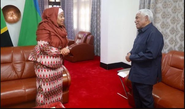 SuluhuSamia's tweet image. Nakutakia kheri mzee wetu na Rais Mstaafu wa Awamu ya Pili, Alhaji Ali Hassan Mwinyi unapotimiza umri wa miaka 98. Tunaendelea kukushukuru kwa utumishi wako kwa nchi yetu na busara zako. Nakuombea Mwenyezi Mungu aendelee kukukirimia neema zake, akujalie furaha na siha njema.
