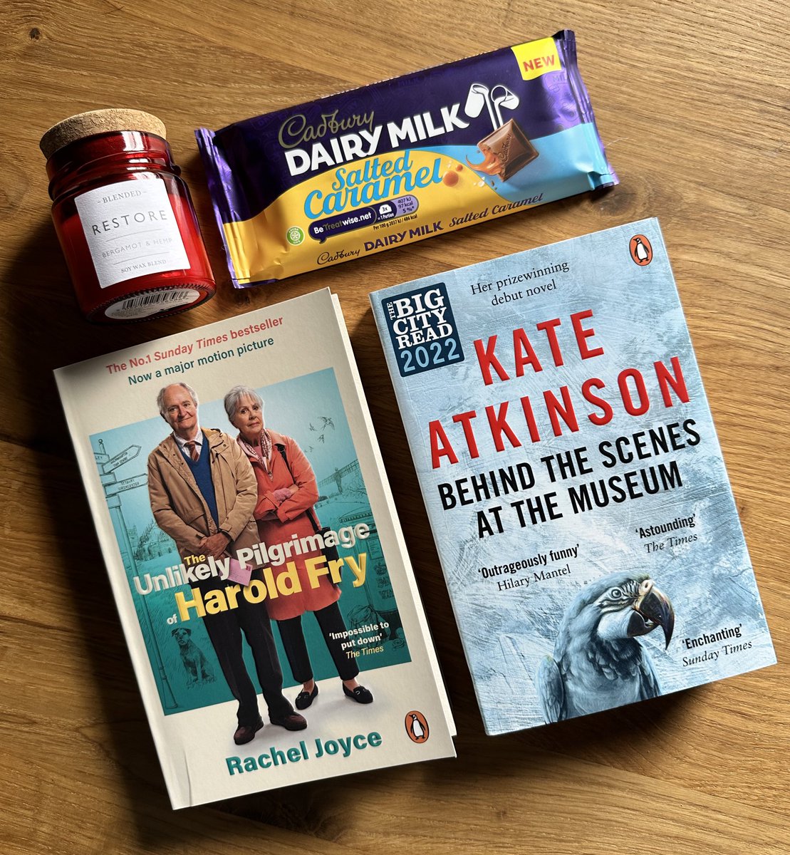 Shall we do a giveaway as it cheers me up spreading the book love! 🥰

Books by two of my favourite authors, candle &amp; chocolate. To enter, follow me (or already be following me), RT this tweet &amp; comment #BankHolGiveaway below. UK only. Good luck! 🙌🏻