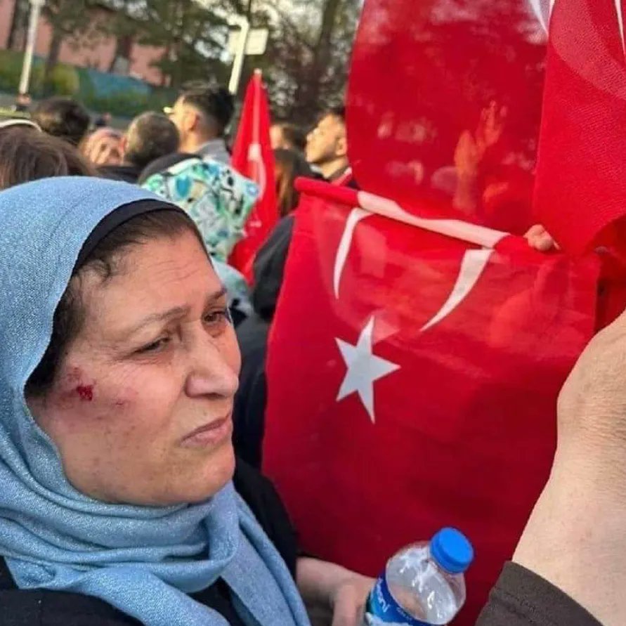 Siyasi ikballeri uğruna kardeşi kardeşe düşürenlere yazıklar olsun 
<a href="/alibabacan/">Ali Babacan</a> <a href="/DevaGonulluEkip/">DEVA GÖNÜLLÜ HAREKETİ</a>  #ilkturdabitirelim #pazartesi #TuerkiyeSanaEmanet #Pazar #bueyuekistanbulmitingi #herseycokguezelolacak #14MAYIS #14mayis2023 #AKPyeOyYok <a href="/ekrem_imamoglu/">Ekrem İmamoğlu</a> <a href="/devapartisi/">DEVA Partisi</a> <a href="/devahaberi/">DEVA HABERLERİ</a>