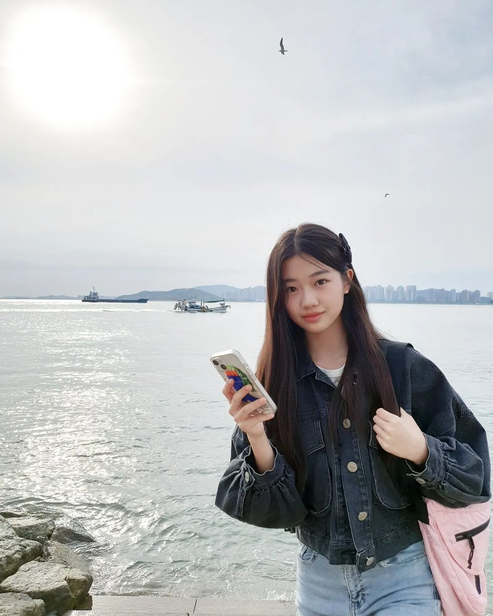 NaHaeunFrance's tweet photo. Instagram update
(1)
J'ai fêté la fête des enfants, mais maintenant... Je ne suis plus une enfant, n'est-ce pas ?
#Haeun #나하은 #SMNGG #SMTRAINEE #SRG23 https://t.co/uQQ3g3w3ZF