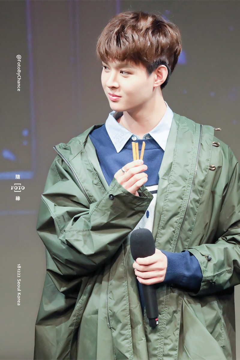 Have a good flight we are proud of you Saint.

SAINTSUP GO KOREA
 #ส่งมุมุเซ้นต์ไปเกาหลี