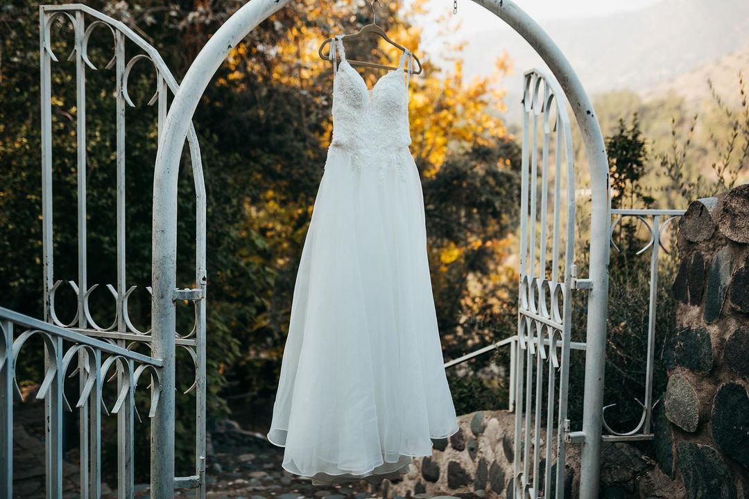 SanCasona's tweet photo. Que bellas fotos comparte @lulufotoschile 🫶❤️ @_.nicolesolange &amp; Jesús disfrutando del hermoso matrimonio de este sabado 🤩🤩🤩 Felicitaciones! 😍

.
#photo #photobugcommunity #photography #photogram #photoeveryday s #casonasanjose #yomecasoencasonasanjose #novias #novios https://t.co/3ilNwnCaRb