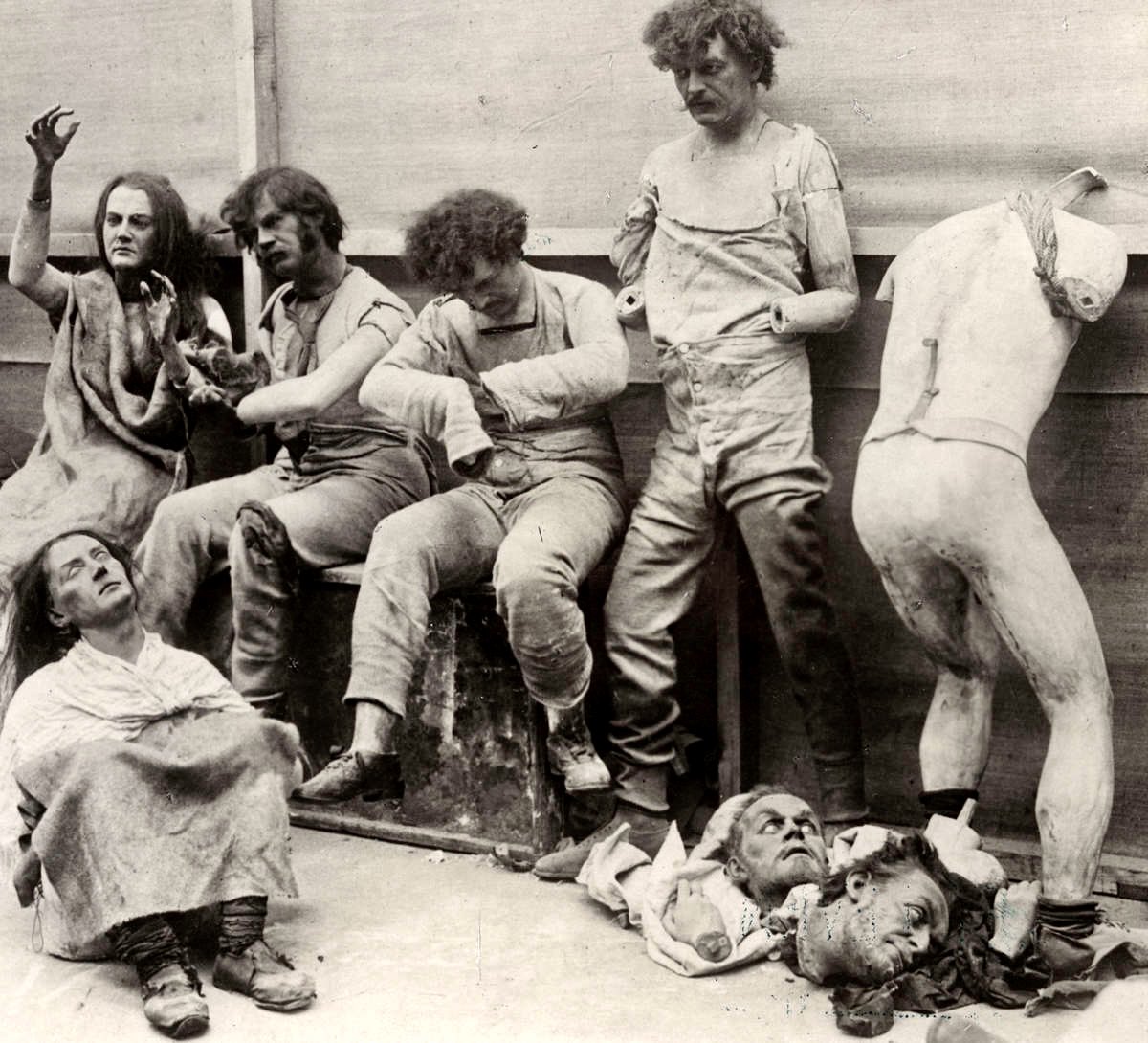 RT @ThanatosArchive: Melted and Damaged Mannequins After a Fire at Madam Tussaud’s Wax Museum in London, 1925 https://t.co/EdinddGZ6c