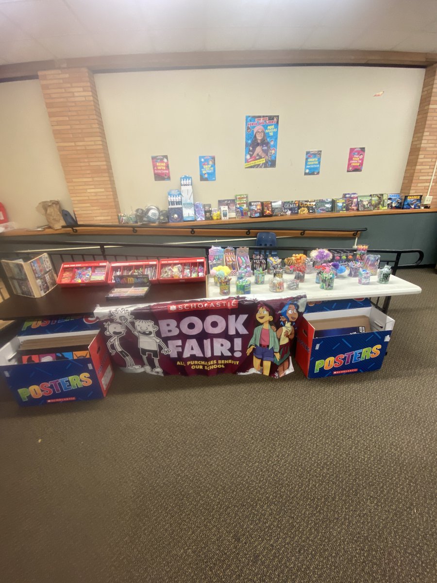 SamosetMiddle's tweet photo. Make sure to stop by the PTA sponsored @Scholastic  book fair in the little theatre during lunch this week.  They have affordable reading books for all.  @SachemSchools https://t.co/d6d6388DIY
