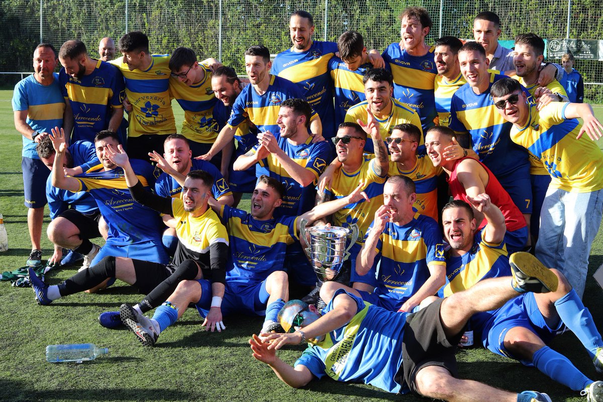 O <a href="/ccrdperlio/">CCRD Perlío</a> acadou o ascenso a Primeira Galicia tras empatar 2-2 nun Os Pinares con gran ambiente ante o <a href="/GaliciaMugardos/">Galicia Mugardos</a> "B".

⚽️ 1-0 Chicho (40'), 2-0 Iván San Emeterio (49'), 2-1 Miguel Agras (83') e 2-2 Miguel Agras (90').

Parabéns polo ascenso!!!