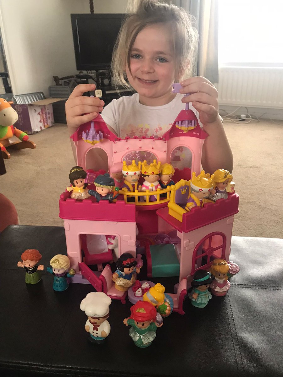 Bea enjoyed recreating the royal wave from the balcony after watching the coronation ❤️ <a href="/stlukesoldham/">St Luke's CE Primary</a>